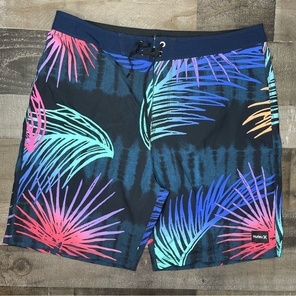 Hurley Men’s Bird Rock 17” Volley Board Shorts size 34 - Picture 1 of 9
